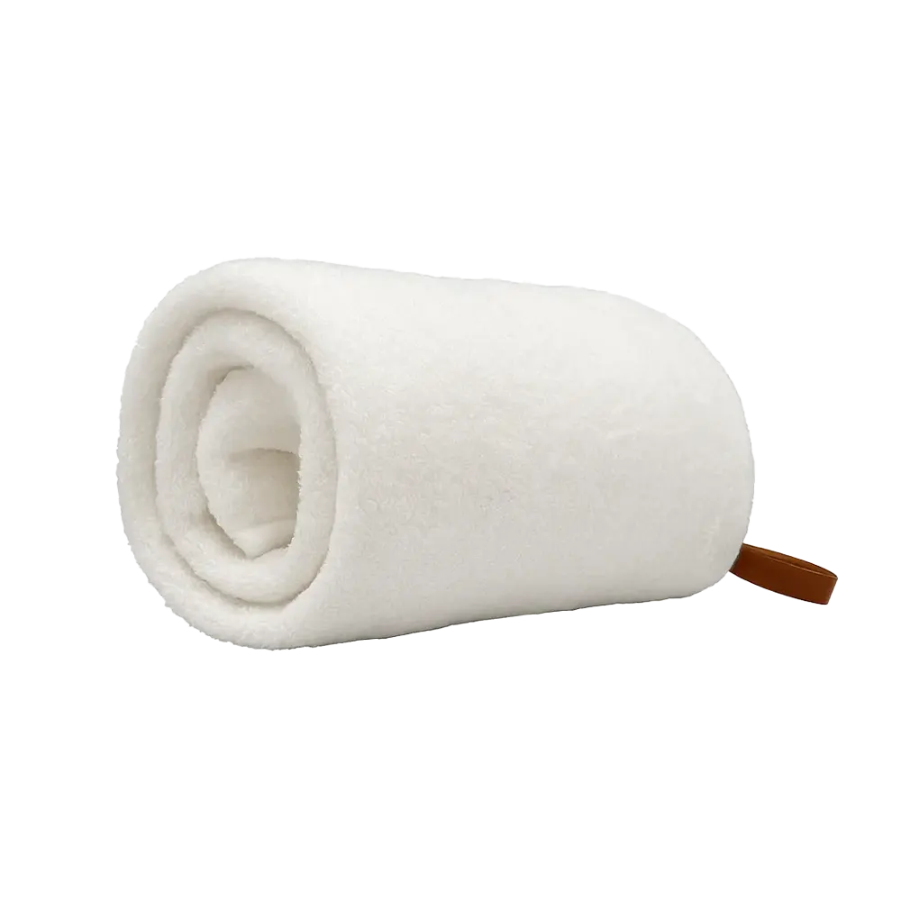 Zusammengerollter, wolkenweicher Bambus-Haarturban in Weiß mit brauner Schlaufe auf transparentem Hintergrund.